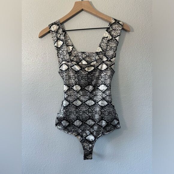 FREE PEOPLE Oh She’s Strappy Snake Print Satin Bodysuit Size S - Picture 1 of 8